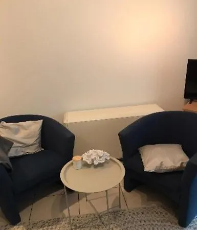 Cozy 2 Bedroom With Swimming Pool T53 *