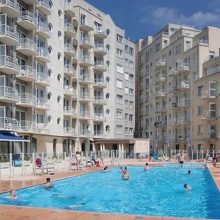 Cozy 2 Bedroom With Swimming Pool T53 Apartment Ostend