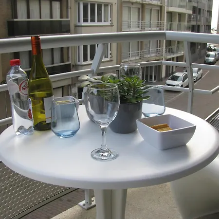 Cozy 2 Bedroom With Swimming Pool T53 Apartment *